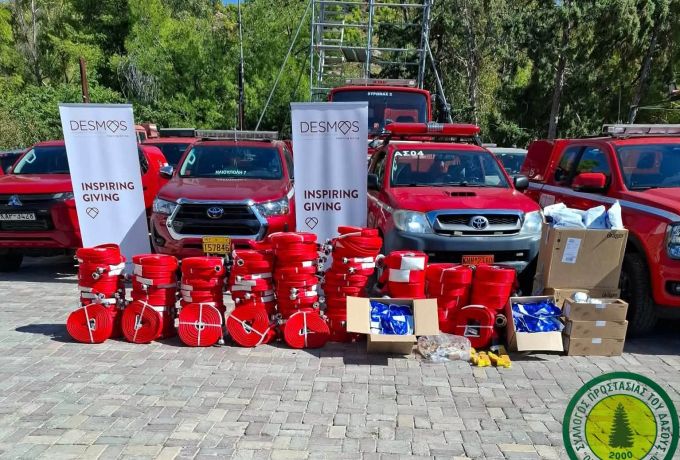 Νέα ενίσχυση στους εθελοντές των Αγίων Θεοδώρων μετά τις πυρκαγιές – Τι παρέλαβαν